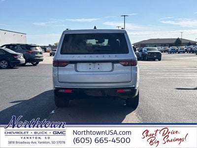 2024 Jeep Wagoneer Base