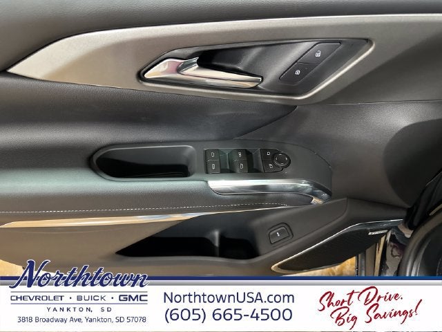 2027 Chevrolet Traverse LT - Photo 11