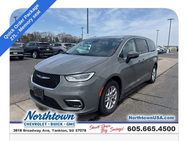 2023 Chrysler Pacifica Touring L