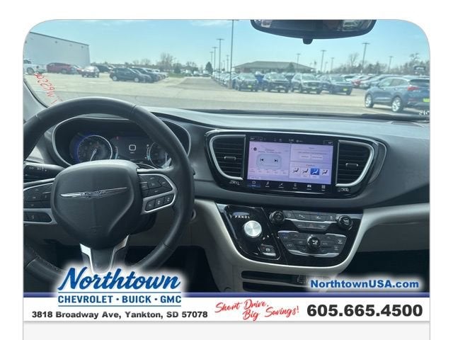 2023 Chrysler Pacifica Touring L