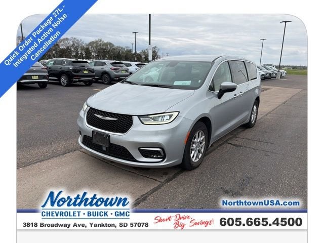 2023 Chrysler Pacifica Touring L