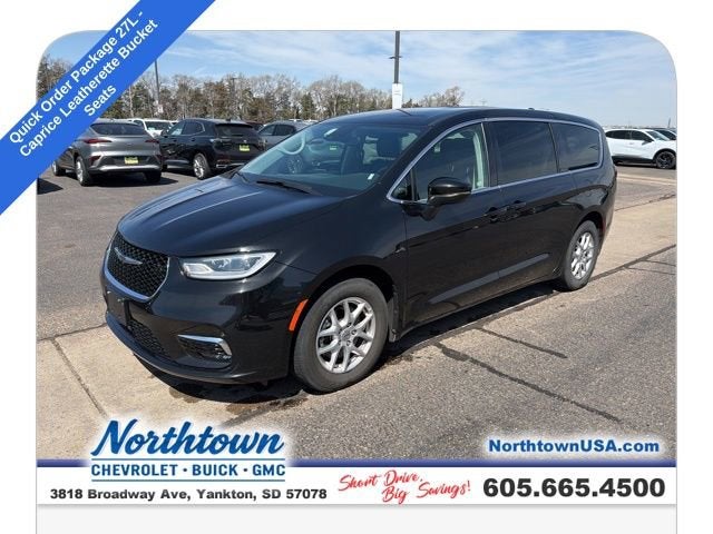 2023 Chrysler Pacifica Touring L