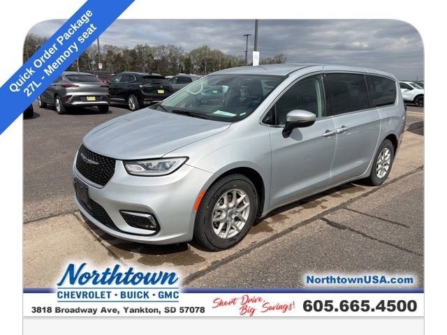 2023 Chrysler Pacifica Touring L