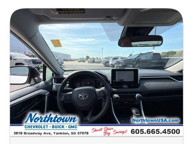 2025 Toyota RAV4 LE