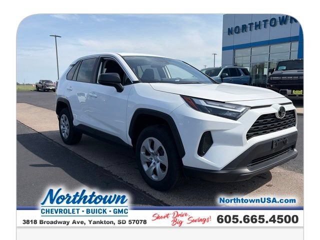 2025 Toyota RAV4 LE
