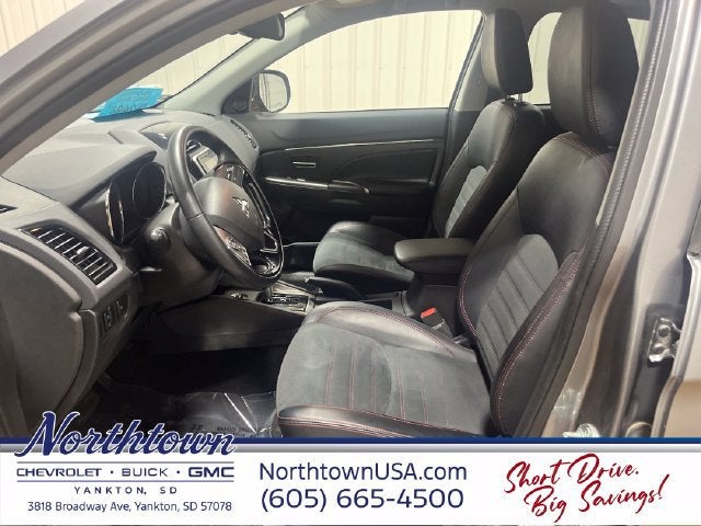 2025 Mitsubishi Outlander Sport S