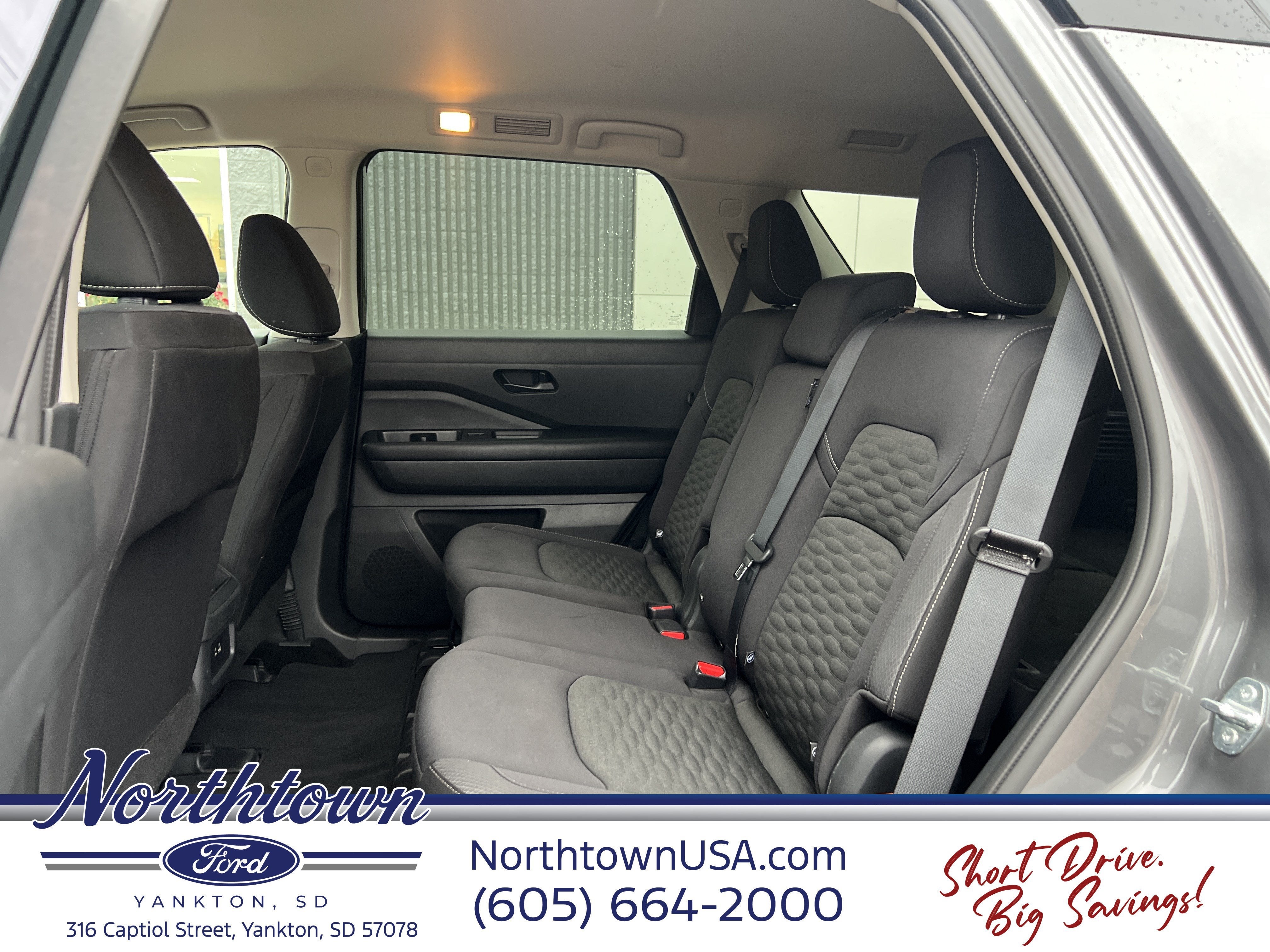 2024 Nissan Pathfinder S